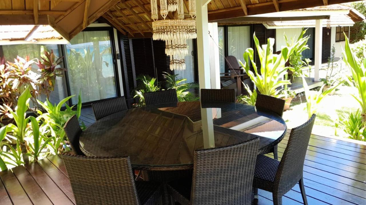 Poerani Moorea Buitenkant foto