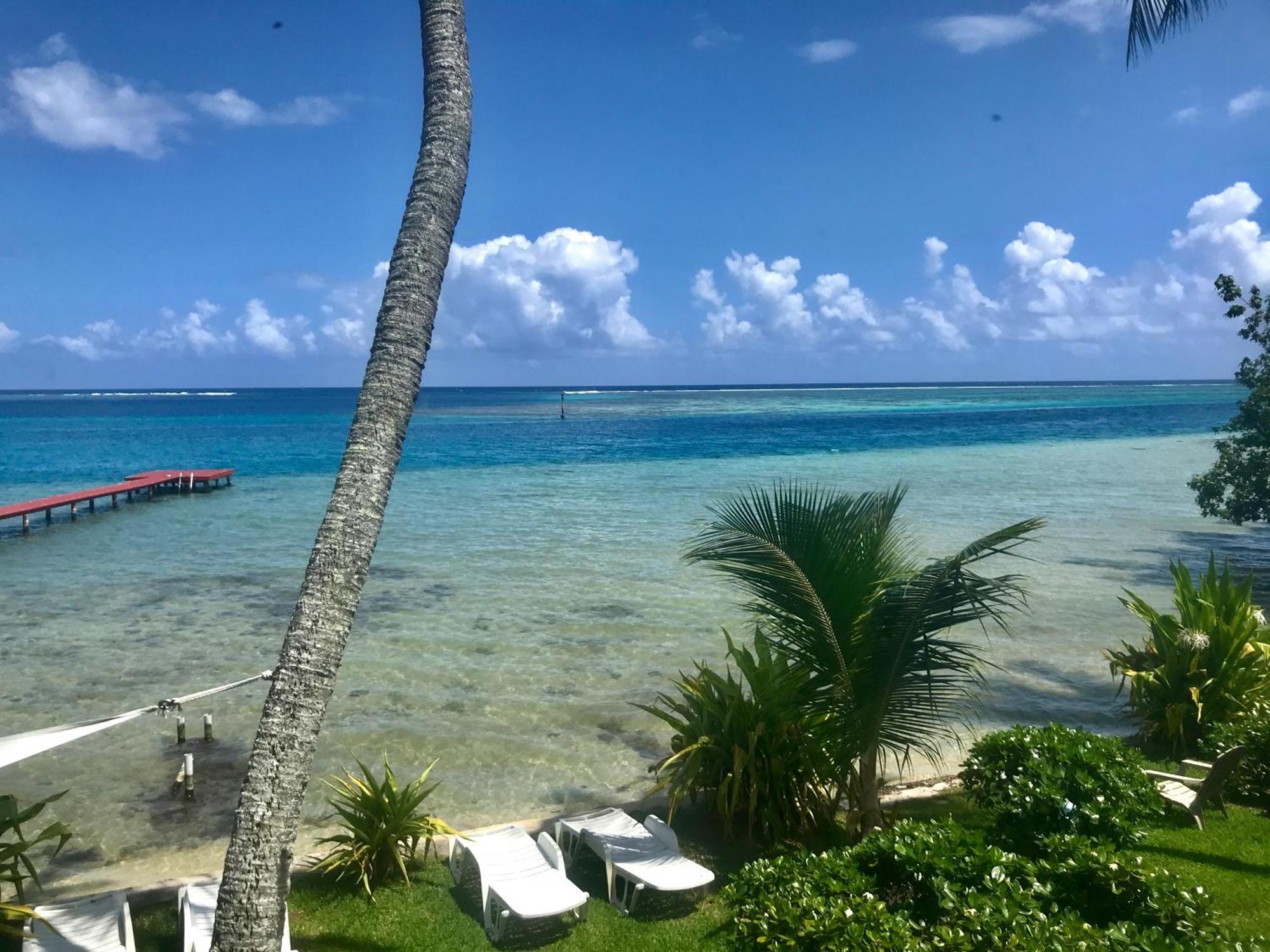 Poerani Moorea Buitenkant foto