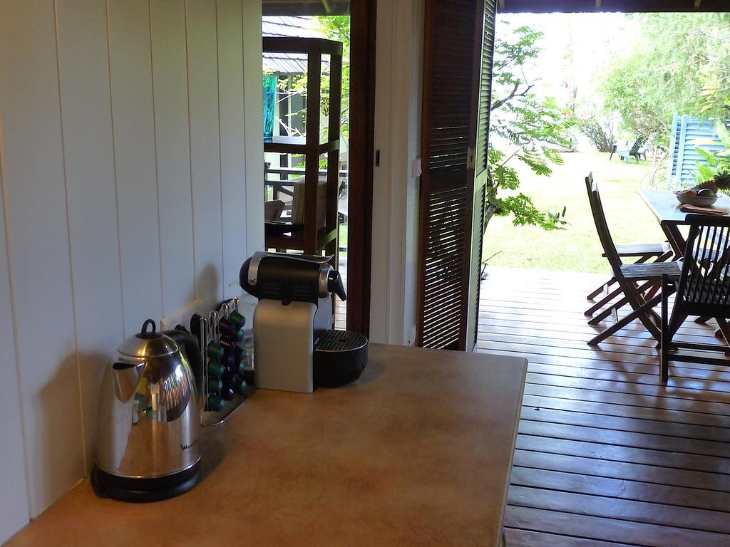 Poerani Moorea Buitenkant foto