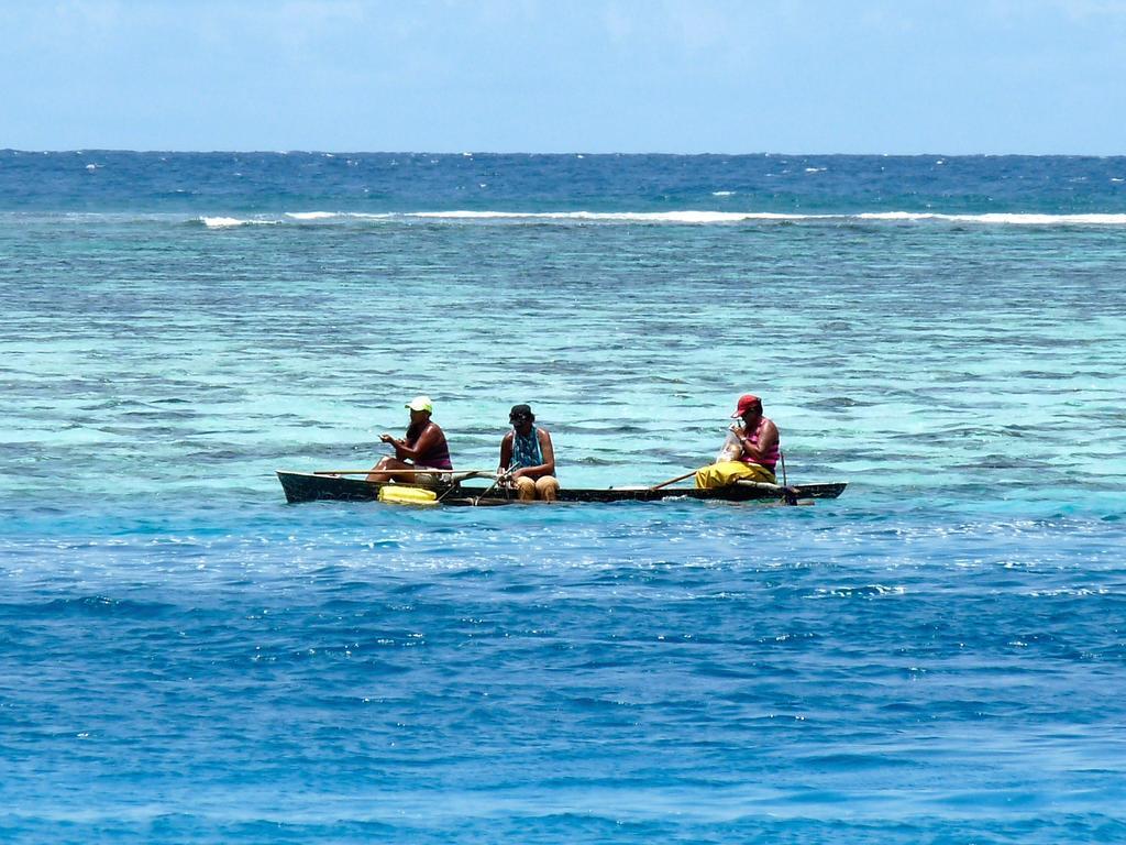 Poerani Moorea Buitenkant foto