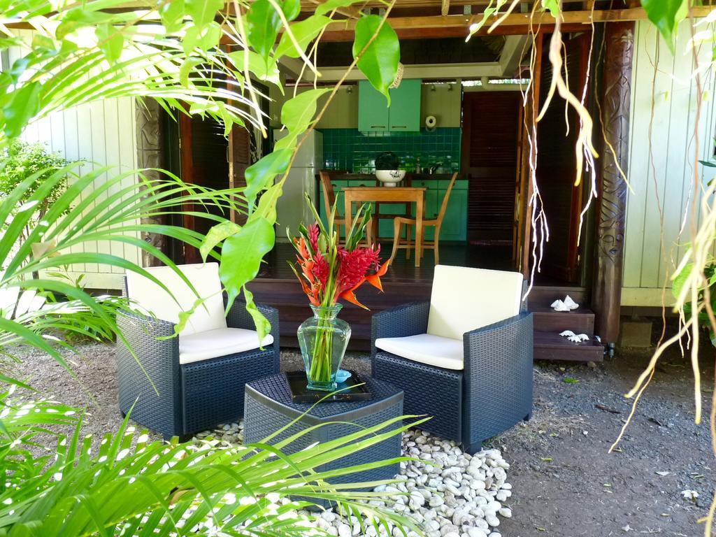 Poerani Moorea Buitenkant foto