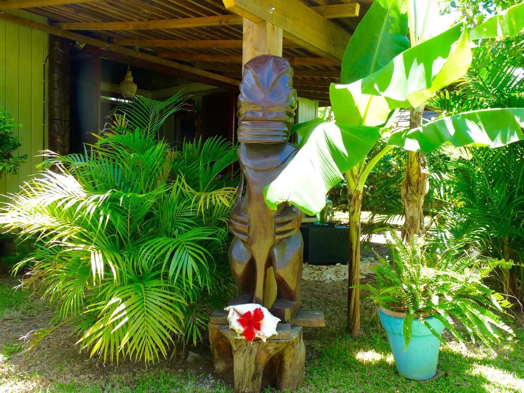 Poerani Moorea Buitenkant foto