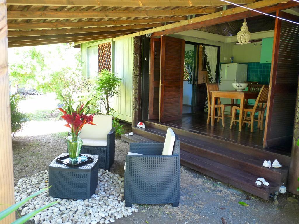 Poerani Moorea Buitenkant foto