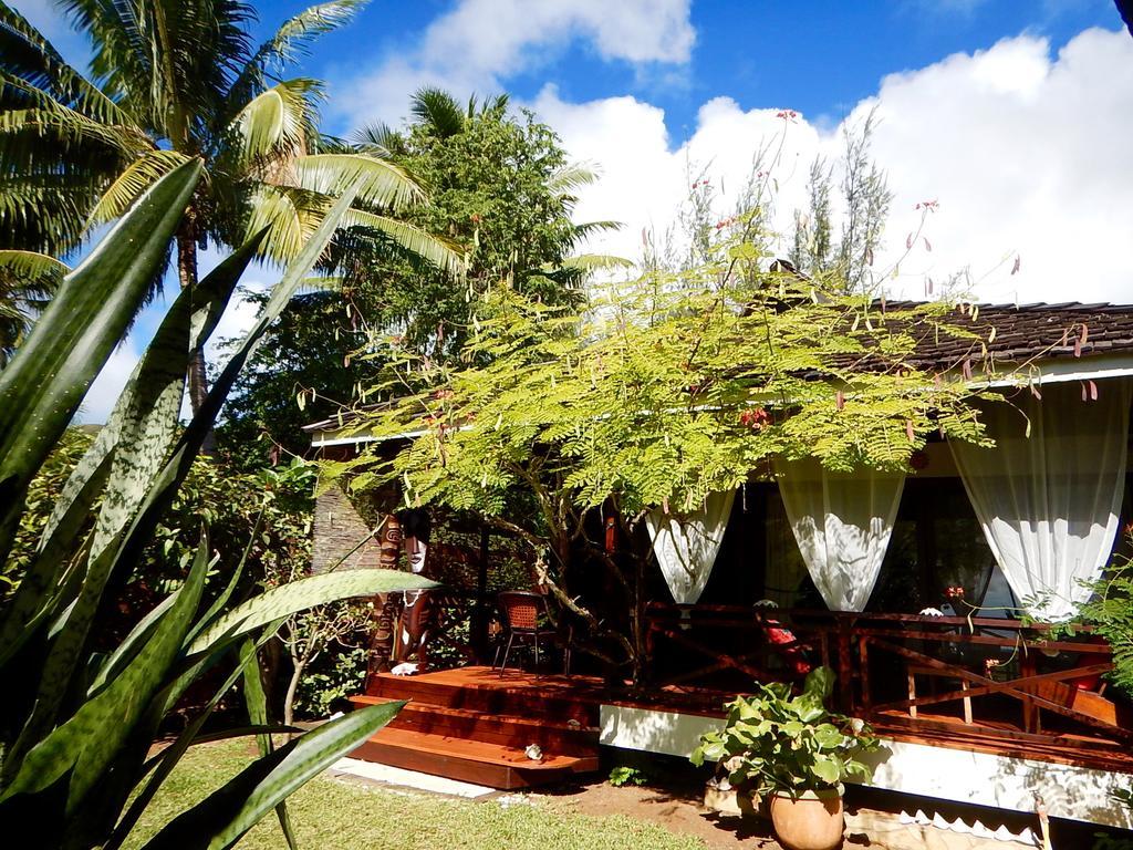 Poerani Moorea Buitenkant foto