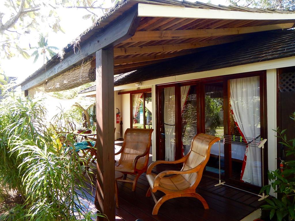 Poerani Moorea Buitenkant foto