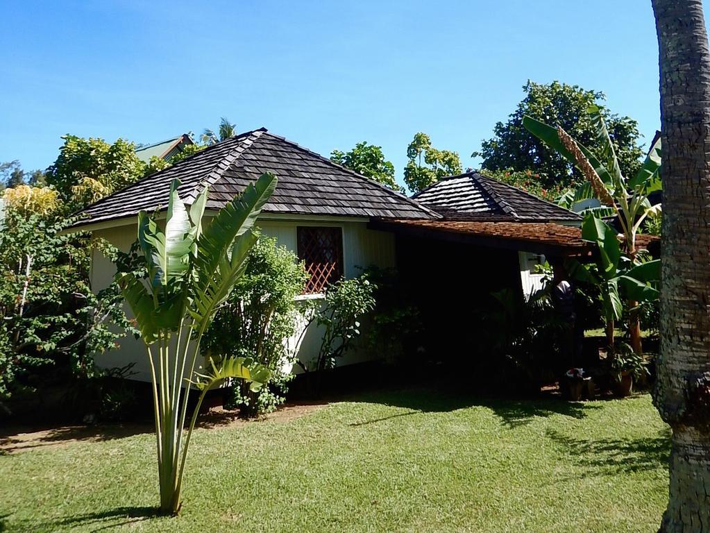 Poerani Moorea Buitenkant foto
