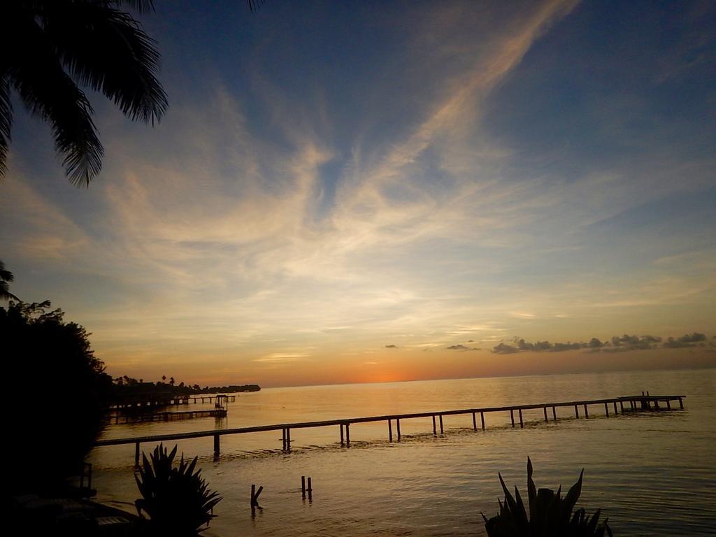 Poerani Moorea Buitenkant foto