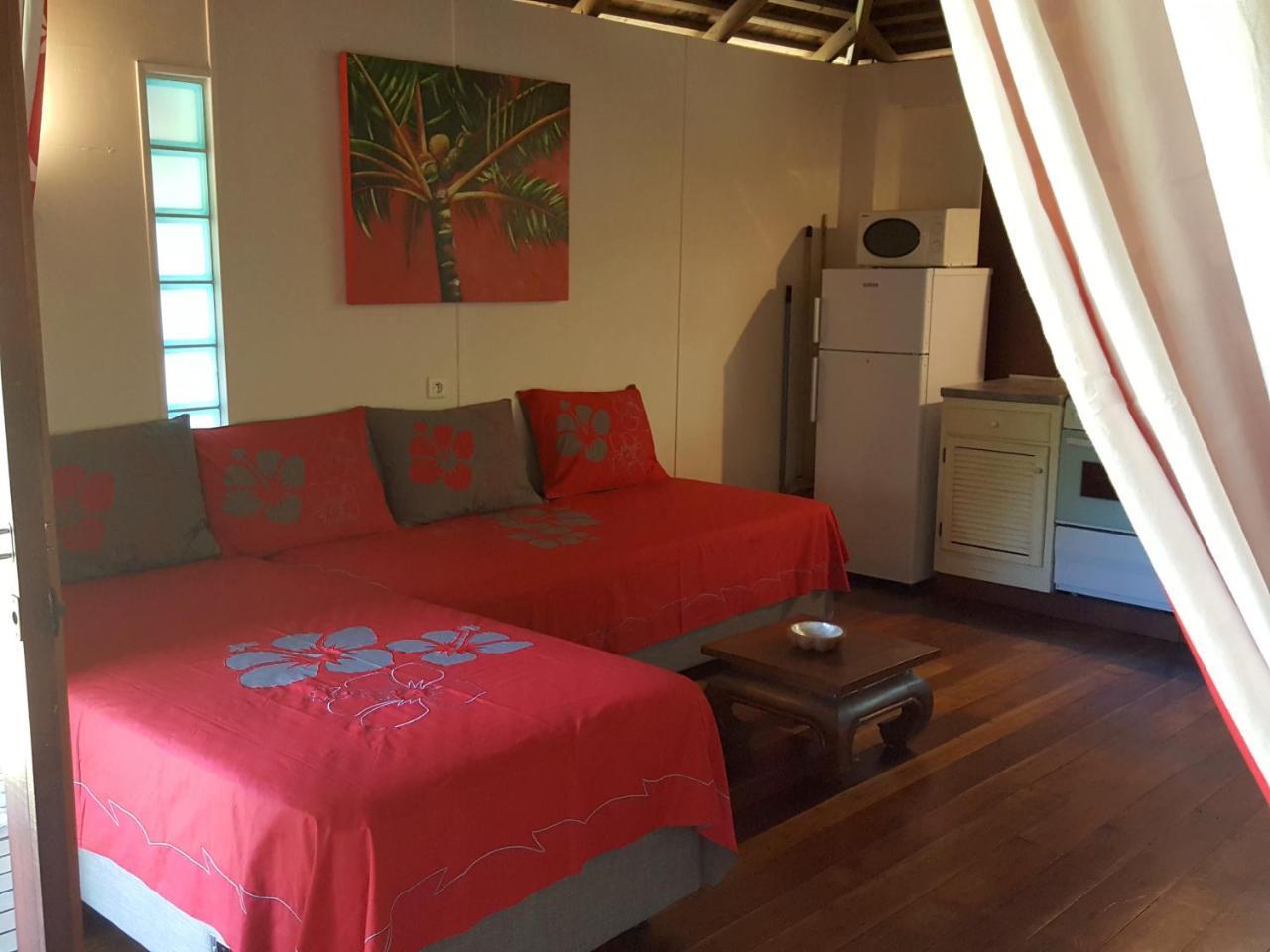 Poerani Moorea Buitenkant foto